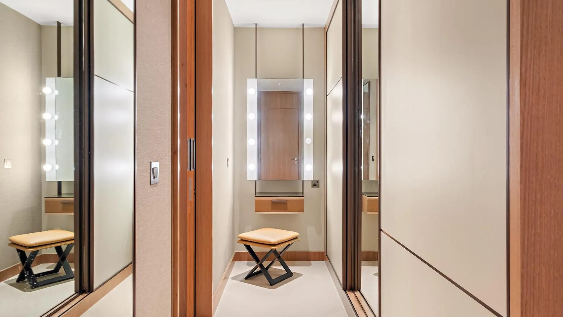 Elegant 2Br Address Opera And Walk To Dubai Mall & Burj United Arab Emirates
